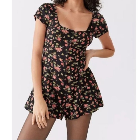 Urban Outfitters My So Called Romper Floral Print Size Medium
